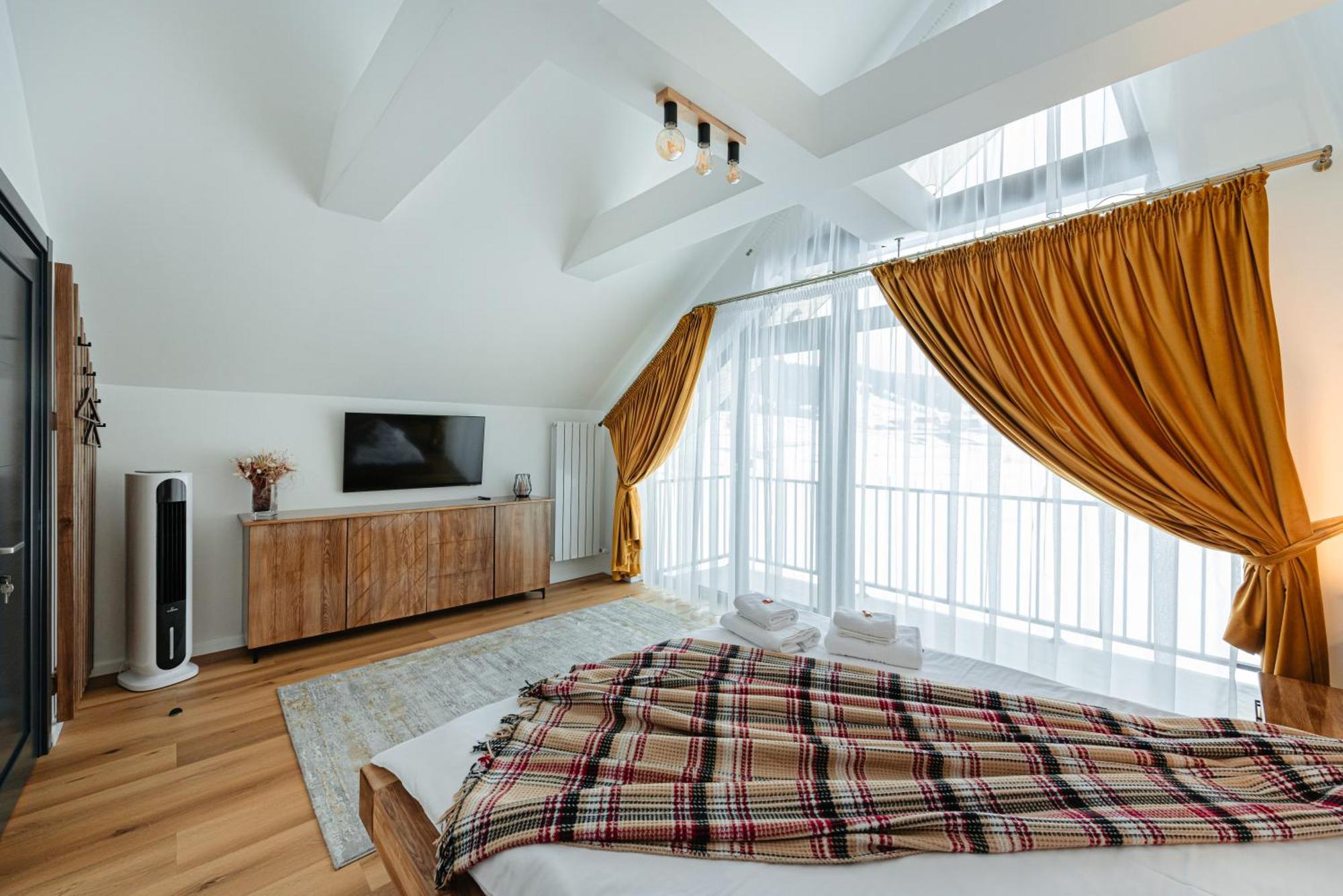 Elviu Guesthouse Lacu Rosu Exterior photo